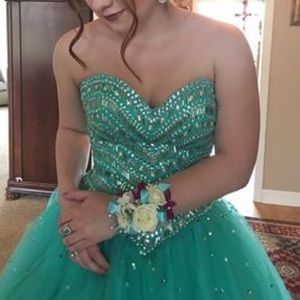 Prom dress